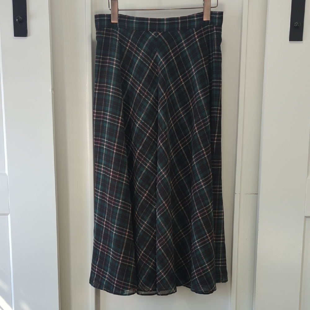 Ann Taylor Dark Green, Black And White Plaid A-Line Full Skirt Size Medium